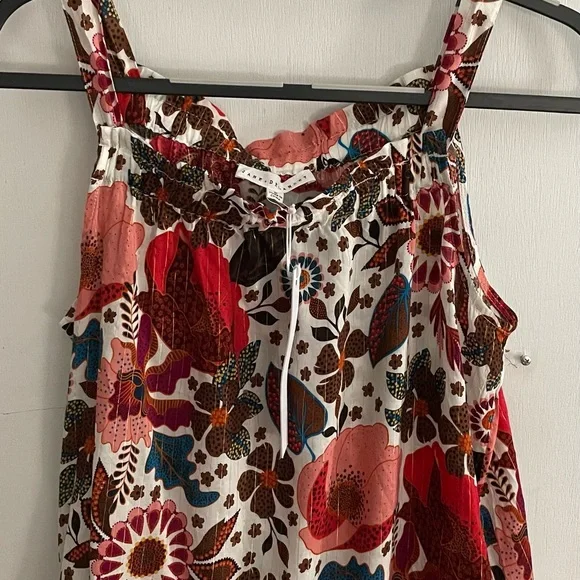 NWT🆕 brand new adorable semi- cropped dressy summer top!☀️ - Picture 6 of 6